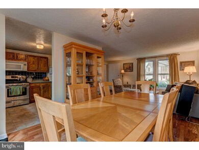 145 Independence Dr, Morrisville, PA 19067 - photo 5