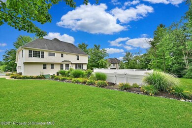 211 Elmwood Dr, Moscow, PA 18444 - photo 3