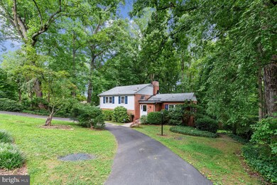 6347 Waterway Dr, Falls Church, VA 22044 - photo 2