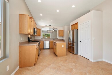 06-Dining Area to Kitchen