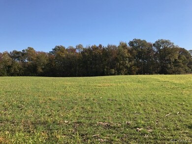 8 Eubanks Rd, Dunnsville, VA 22454 - photo 3