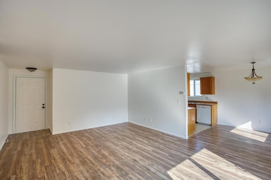 1626 SW 27th St, Redmond, OR 97756 - photo 5