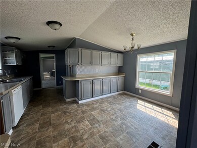 3583 Austin Rd unit 138, Geneva, OH 44041 - photo 5