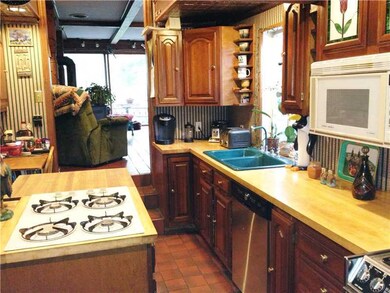 17 Winsor Ave, Johnston, RI 02919 - photo 6