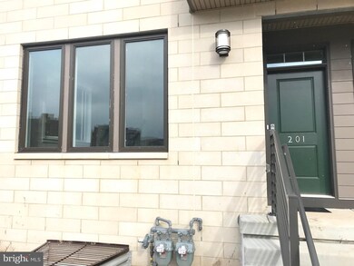 201 Lakeview Ct, King of Prussia, PA 19406 - photo 2