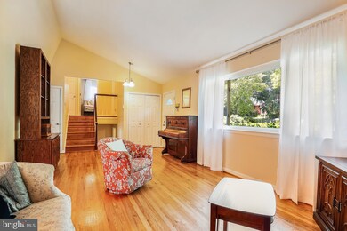 14509 Perrywood Dr, Burtonsville, MD 20866 - photo 2