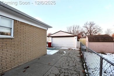 20311 Garden Ct, Roseville, MI 48066 - photo 2