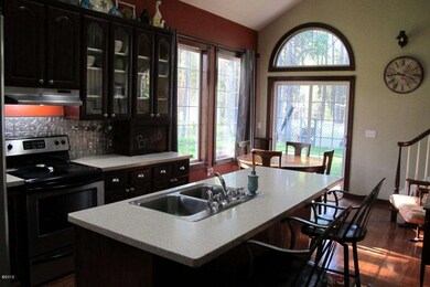 Kitchen & Dinning nook