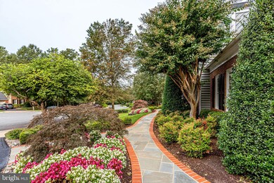 12708 Pond Crest Ln, Herndon, VA 20171 - photo 5