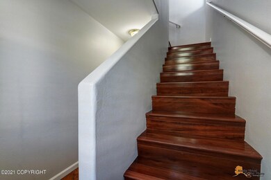 Tile entry & wood floors