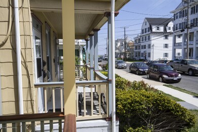 27 Surf Ave
