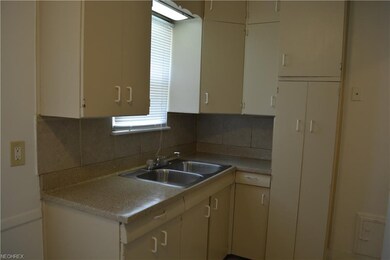 21408 Watson Rd, Maple Heights, OH 44137 - photo 4