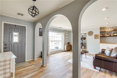 12020 Camelot Dr, Oklahoma City, OK 73120 - photo 3