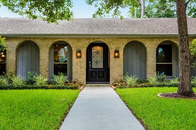 115 Briar Hill Dr, Houston, TX 77042 - photo 2