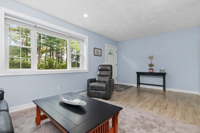 2 Treetop Ln unit 4, Kingston, MA 02364 - photo 4