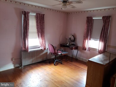 1702 Arbutus Ave, Halethorpe, MD 21227 - photo 4