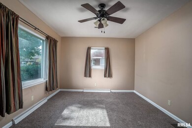 2338 W 3rd St, Davenport, IA 52802 - photo 5