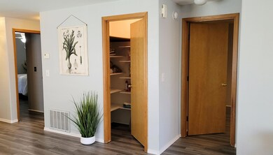 942 Glengrove Ave, Central Point, OR 97502 - photo 5