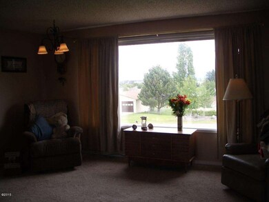 Living Room Looking North