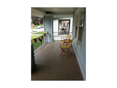 Plenty of room to relax & enjoy people walking alo