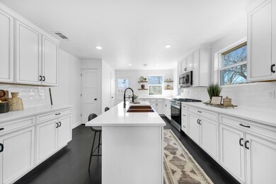 111 W Russell St, Weatherford, TX 76086 - photo 6