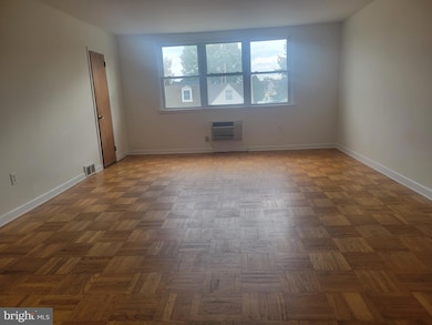 807 Selma St unit 2ND FL, Norristown, PA 19401 - photo 3