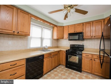 430 Broomall St, Folsom, PA 19033 - photo 7