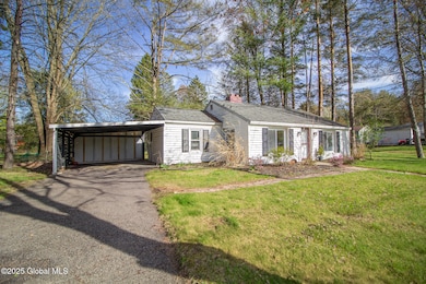 934 Mohegan Rd, Schenectady, NY 12309 - photo 3