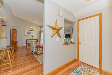 123 Hampton Place Blvd, Troy, NY 12180 - photo 4