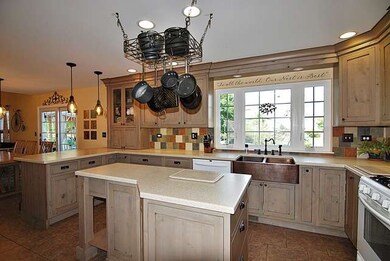 11 Pine Hill Dr, North Aurora, IL 60542 - photo 4