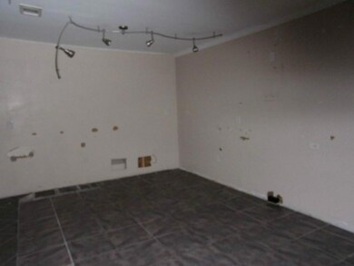 Kitchen. 5