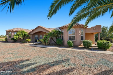 9777 N Chemehlevi Dr, Casa Grande, AZ 85122 - photo 2