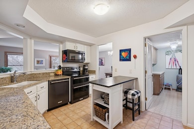 3020 Saint Albans Mill Rd unit 310, Minnetonka, MN 55305 - photo 4