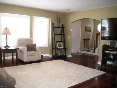 GORGEOUS HARDWOOD FLOORS THROUGHOUT
