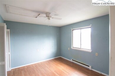 521 Meadowview Dr unit D-301, Boone, NC 28607 - photo 7