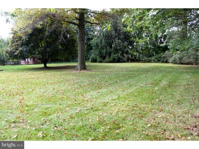 1316 Anthony Wayne Dr, Wayne, PA 19087 - photo 2