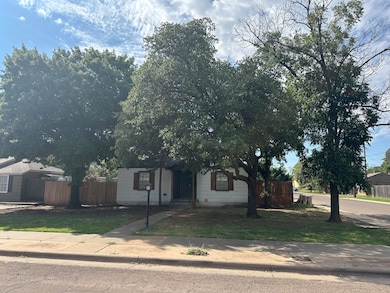 2518 32nd St, Lubbock, TX 79410 - photo 6