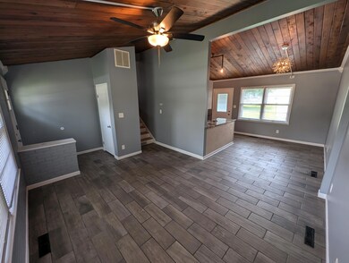 802 N Glenwood Ave, Griffith, IN 46319 - photo 5