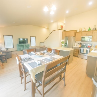 Pic 3 Living room.png