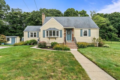 29 Blossom Ln, Weymouth, MA 02188 - photo 2