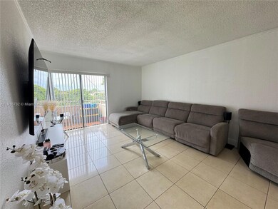 17530 NW 68th Ave unit C4006, Hialeah, FL 33015 - photo 3