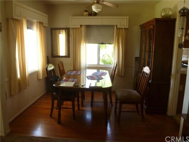 DINNING ROOM 