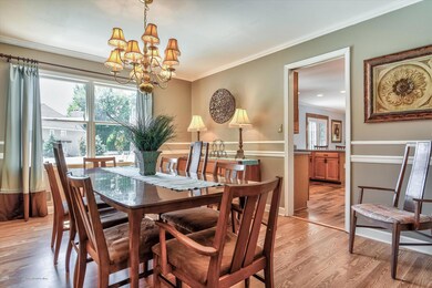 08-Dining Room