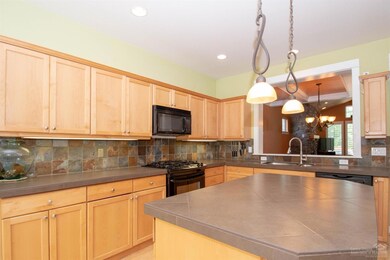 1596 NW Hemlock Ave, Redmond, OR 97756 - photo 7