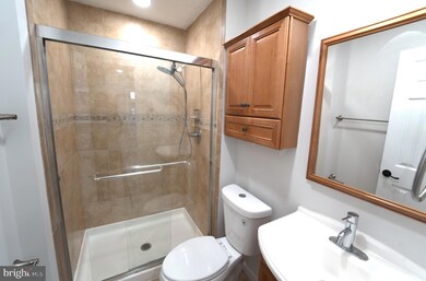 2135 N Anvil Ln, Temple Hills, MD 20748 - photo 4