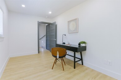 2805 Weisenberger St unit 502, Fort Worth, TX 76107 - photo 2