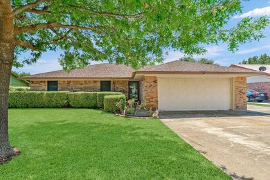 1414 La Salle Dr, Sherman, TX 75090 - photo 2