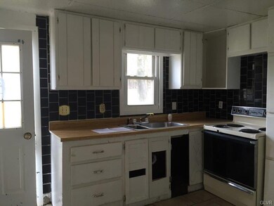 442 Thomas St, Alburtis, PA 18011 - photo 5