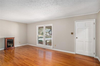 308 Moye St, Barnesville, GA 30204 - photo 6