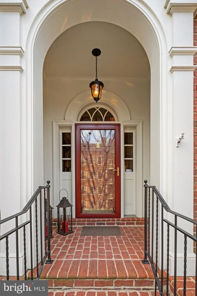 2040 Mayfair Mclean Ct, Falls Church, VA 22043 - photo 4